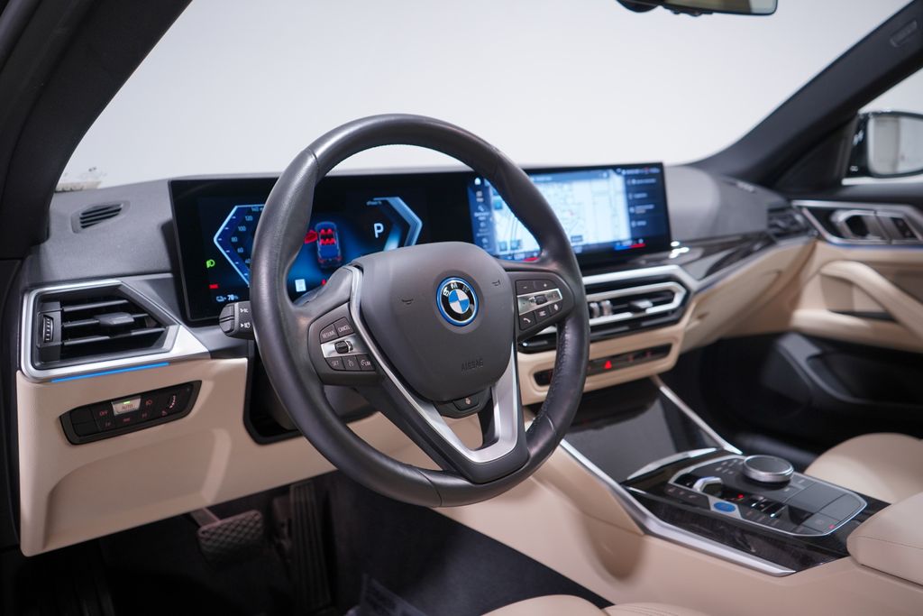 Thumbnail: 2023 BMW i4 - 6