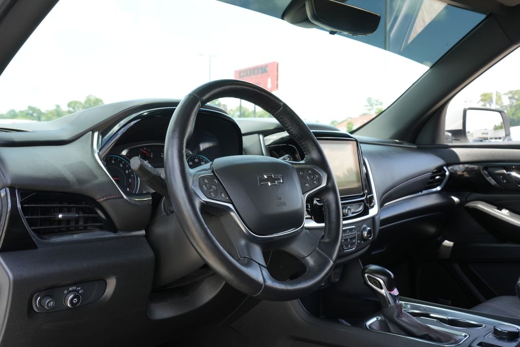 2022 Chevrolet Traverse RS Beige at Texan Dodge Chrysler Jeep Ram