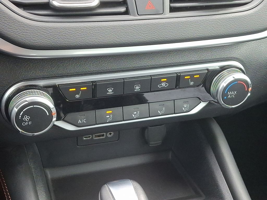 Thumbnail: 2020 Nissan Altima - 17