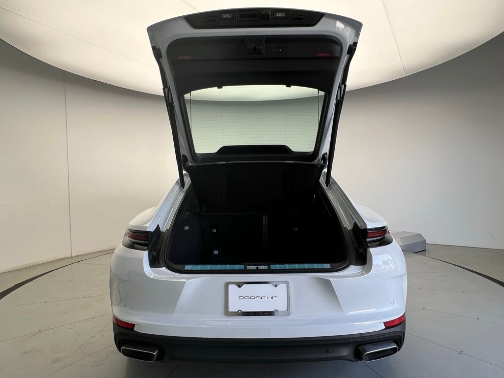 Thumbnail: 2026 Porsche Panamera - 20