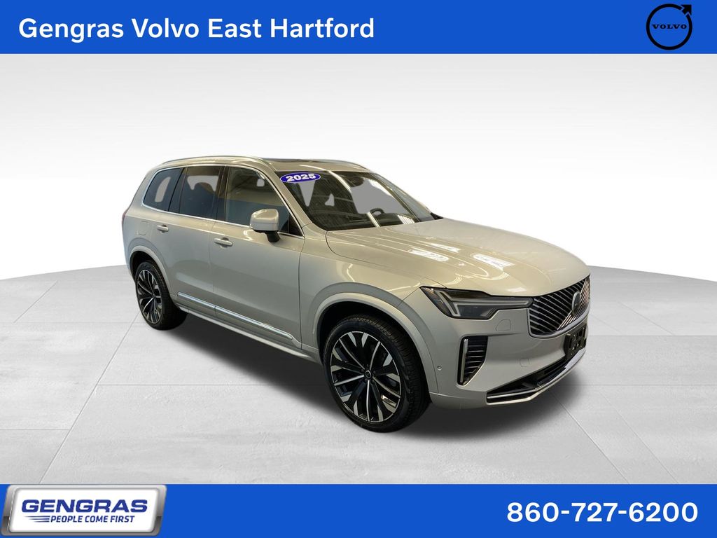 2025 Volvo XC90 B6 Plus Bright Theme 7-Passenger AWD