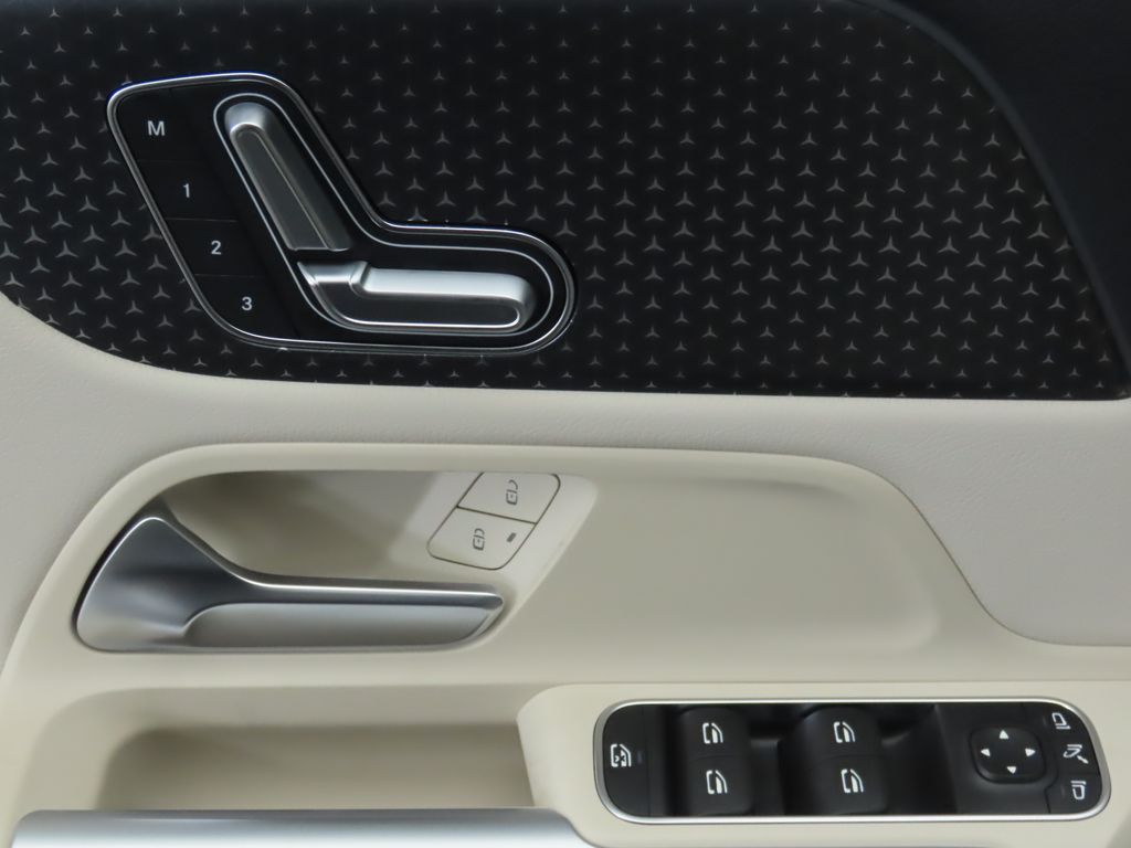 Thumbnail: 2025 Mercedes-Benz GLA - 23