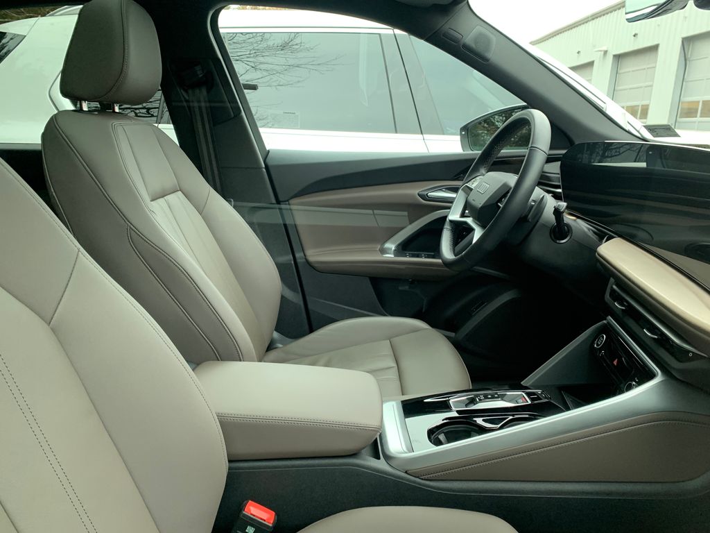 Thumbnail: 2025 Audi Q5 - 8