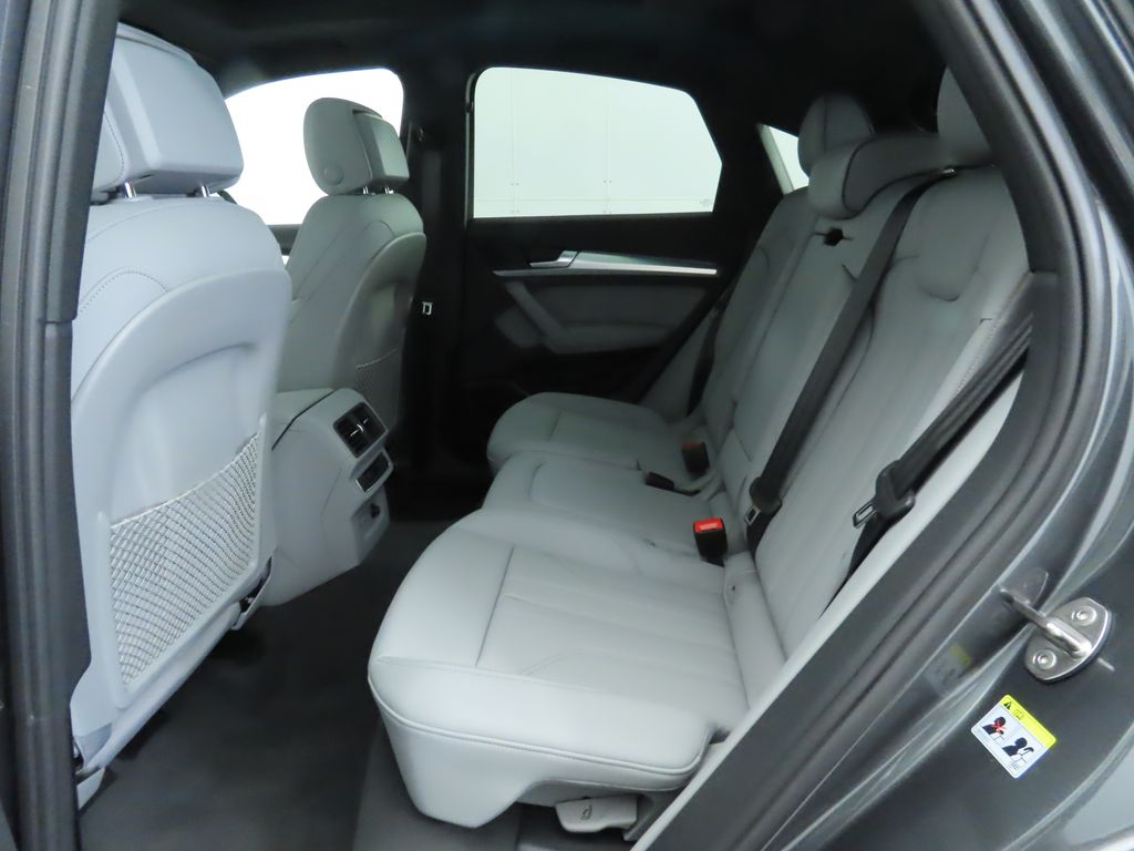 Thumbnail: 2025 Audi Q5 - 23