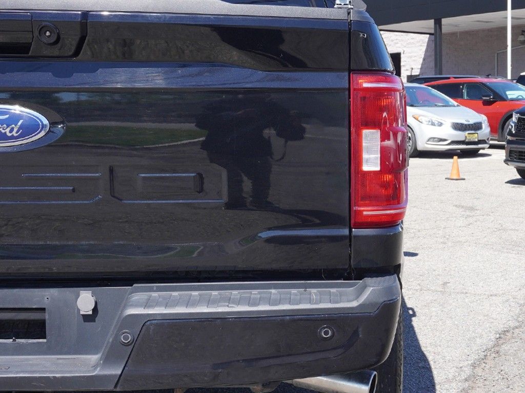 Used 2023 Black Ford XLT image 18