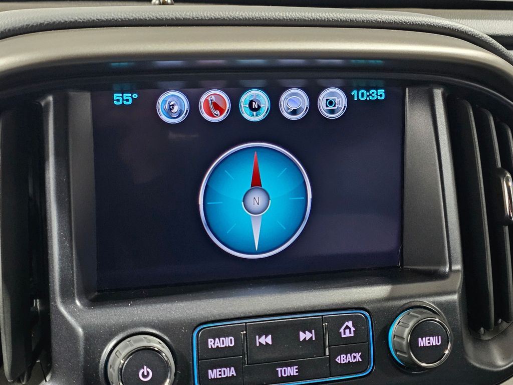 Used 2018 Red Chevrolet Z71 image 29