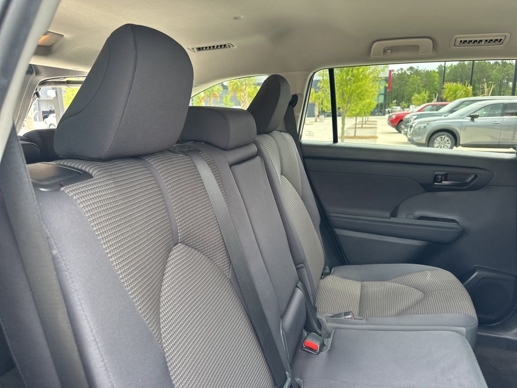 2023 Celestial Silver Metallic Toyota Highlander LE FWD SUV