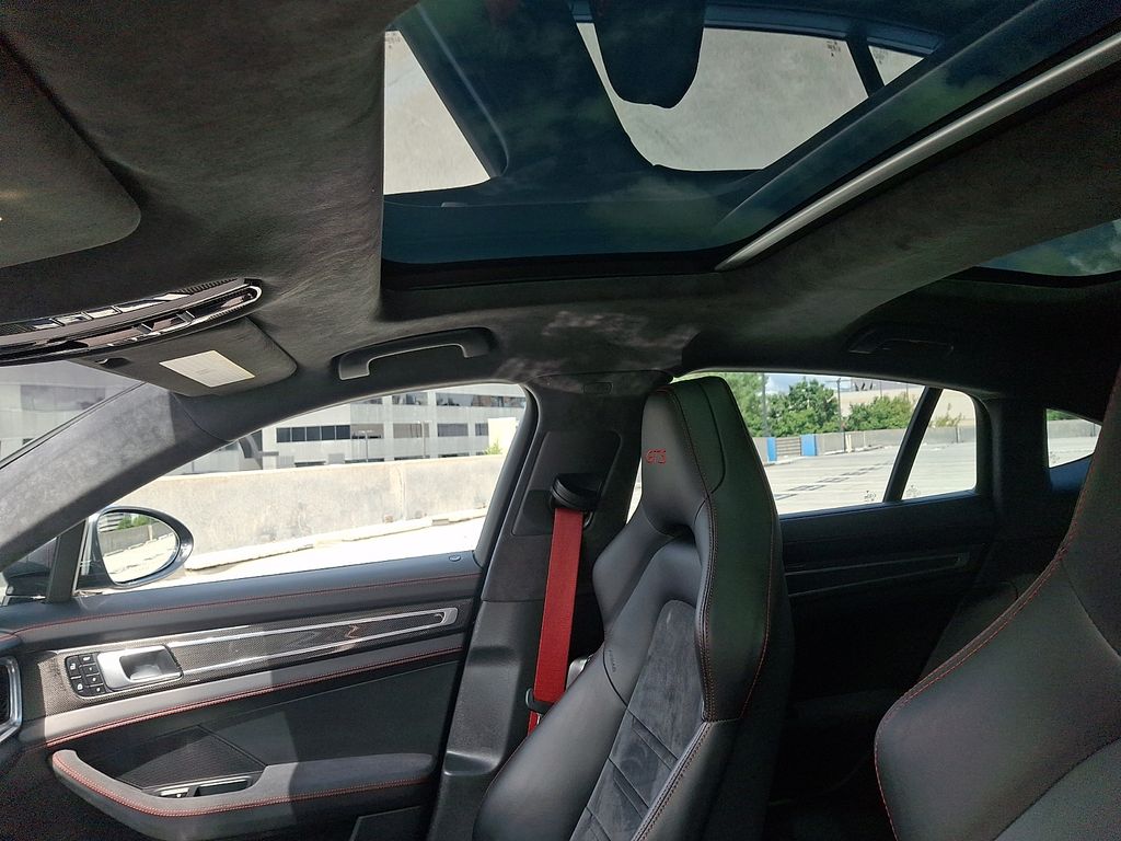 Thumbnail: 2019 Porsche Panamera - 16