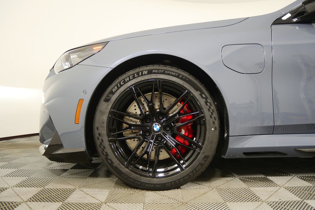 Thumbnail: 2026 BMW M5 - 7