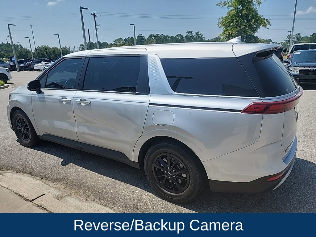 2022 Kia Carnival LX