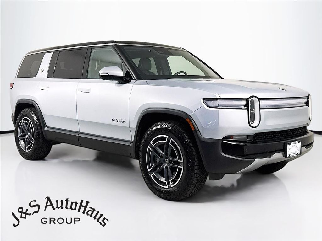 2026 Rivian R1S Adventure Dual Motor AWD