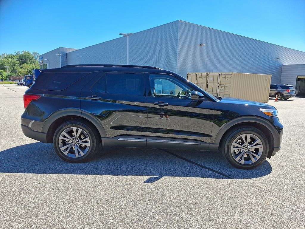 Thumbnail: 2022 Ford Explorer - 7