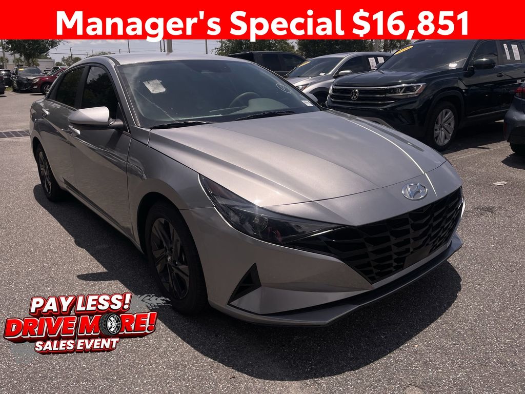 Shimmering Silver 2023 Hyundai Elantra Sedan Front-Wheel Drive Continuously Variable Transmission