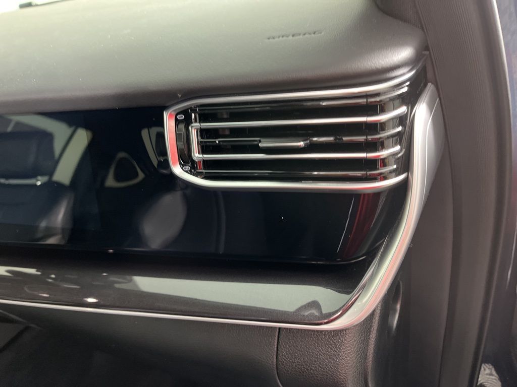 Thumbnail: 2023 Jeep Wagoneer - 20