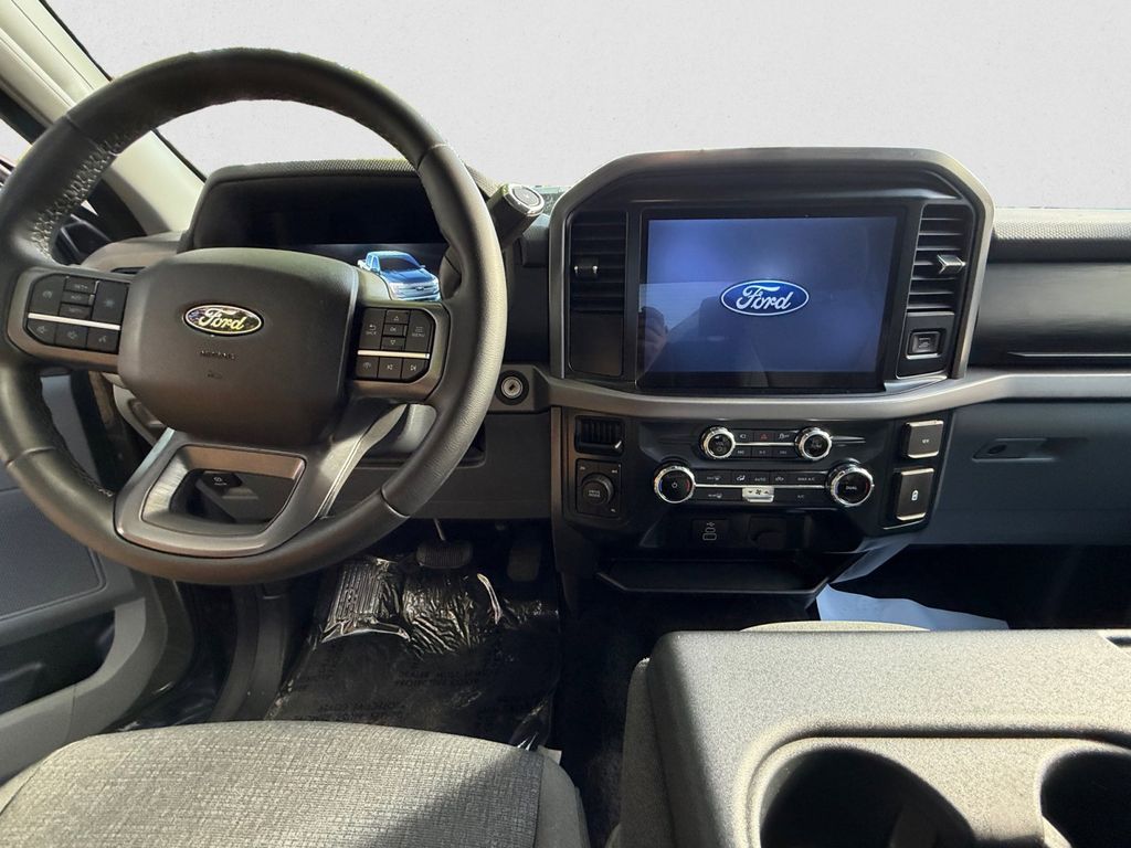 Certified Used 2025 Gray Ford XLT image 8