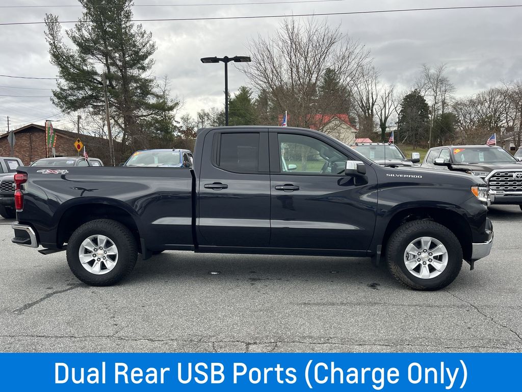 2024 Chevrolet Silverado 1500 LT photo