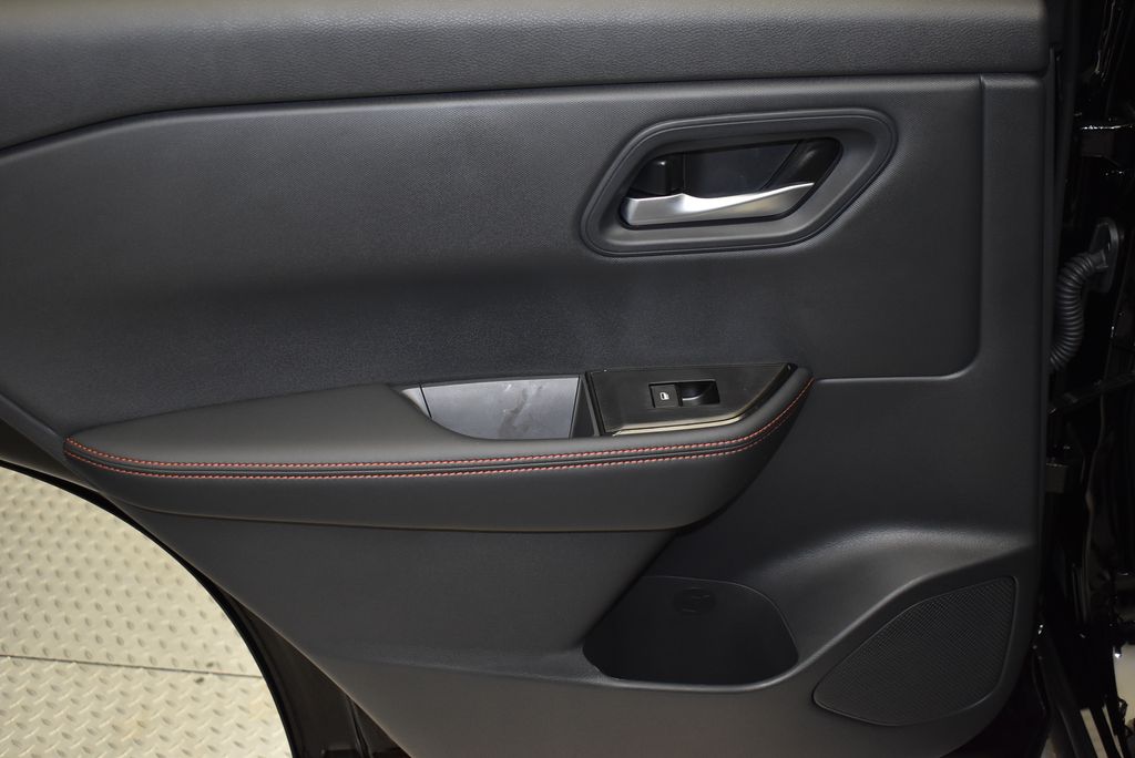 Thumbnail: 2026 Nissan Rogue - 32