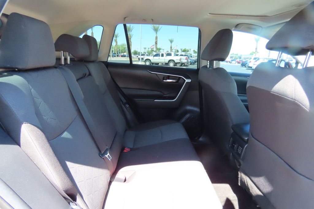 Thumbnail: 2021 Toyota RAV4 - 21