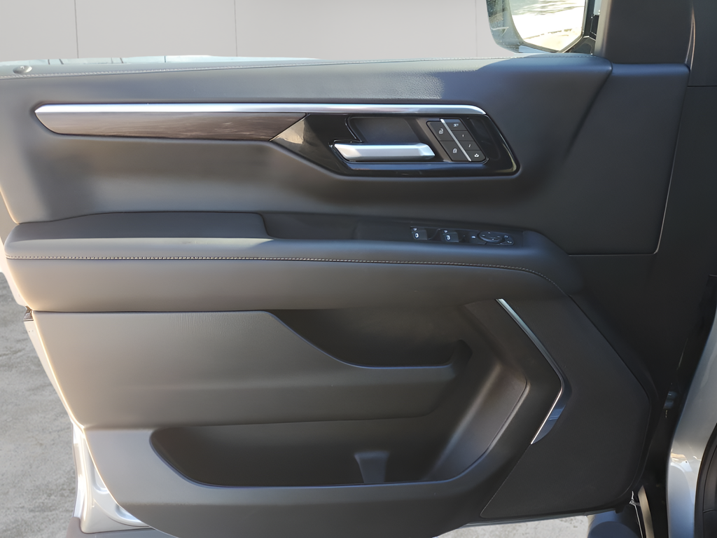 Used Car 2025 Chevrolet Suburban  Z71 For Sale Under $70,000 In Austin, Texas