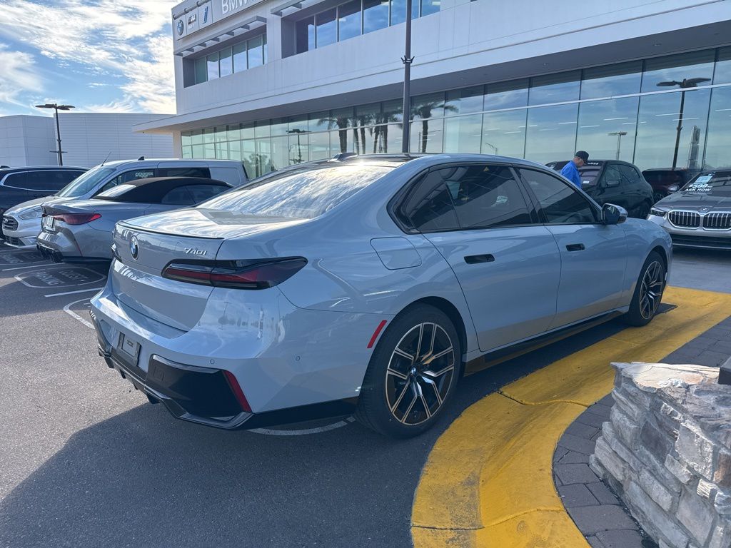 Thumbnail: 2024 BMW 7 Series - 5