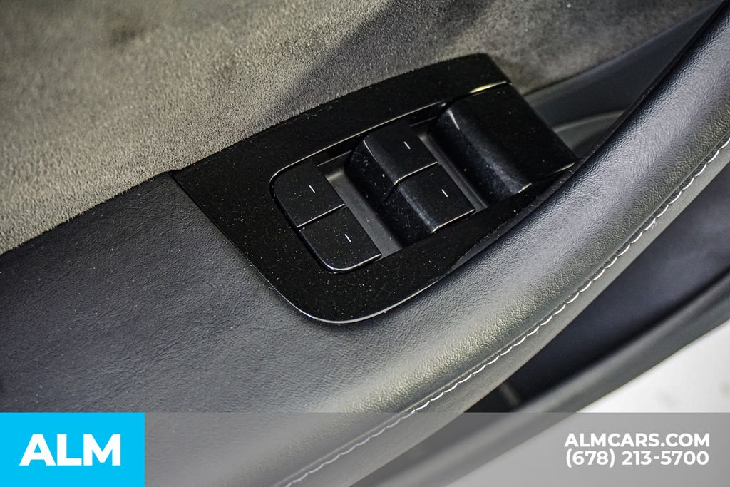 Used 2018  Tesla Long Range image 47