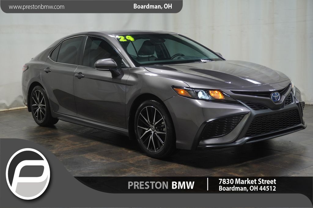 2024 Toyota Camry Hybrid SE
