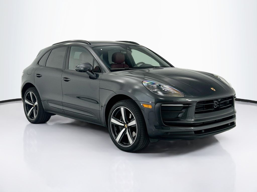 Thumbnail: 2025 Porsche Macan - 9
