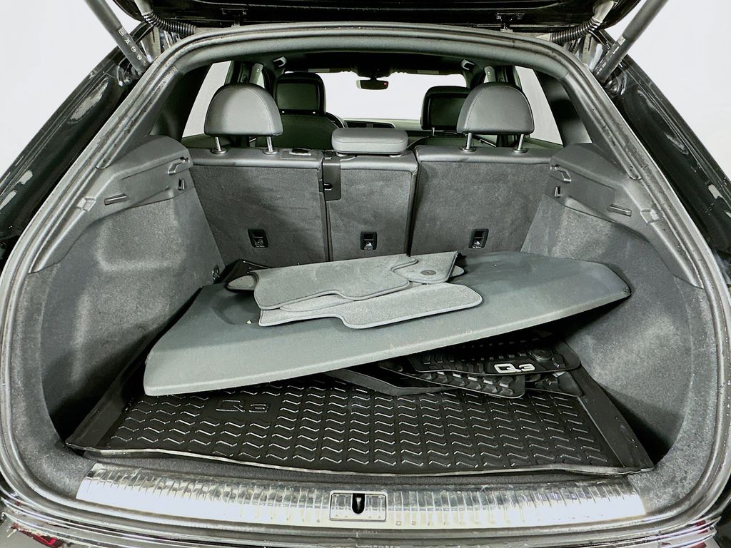 Thumbnail: 2022 Audi Q3 - 26