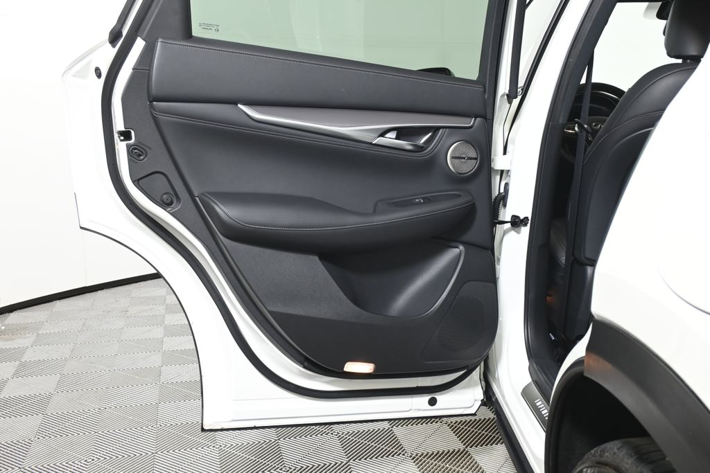 2022 INFINITI QX55 Essential 28