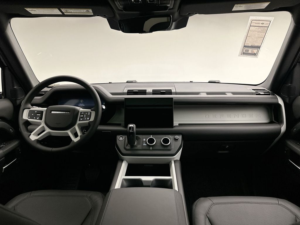 2025 Land Rover Defender 130 8