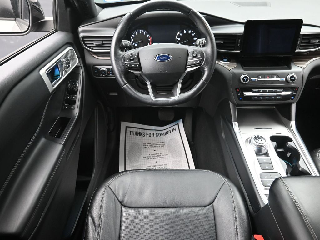 Certified Used 2020  Ford Limited image 12