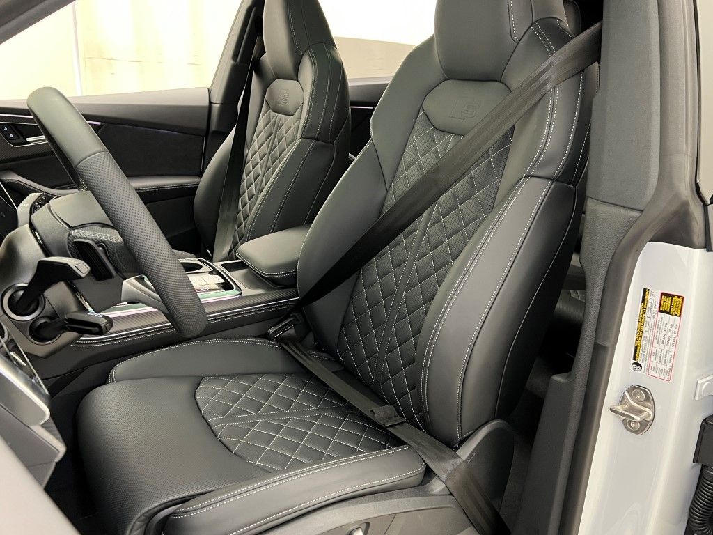Thumbnail: 2026 Audi SQ8 - 22
