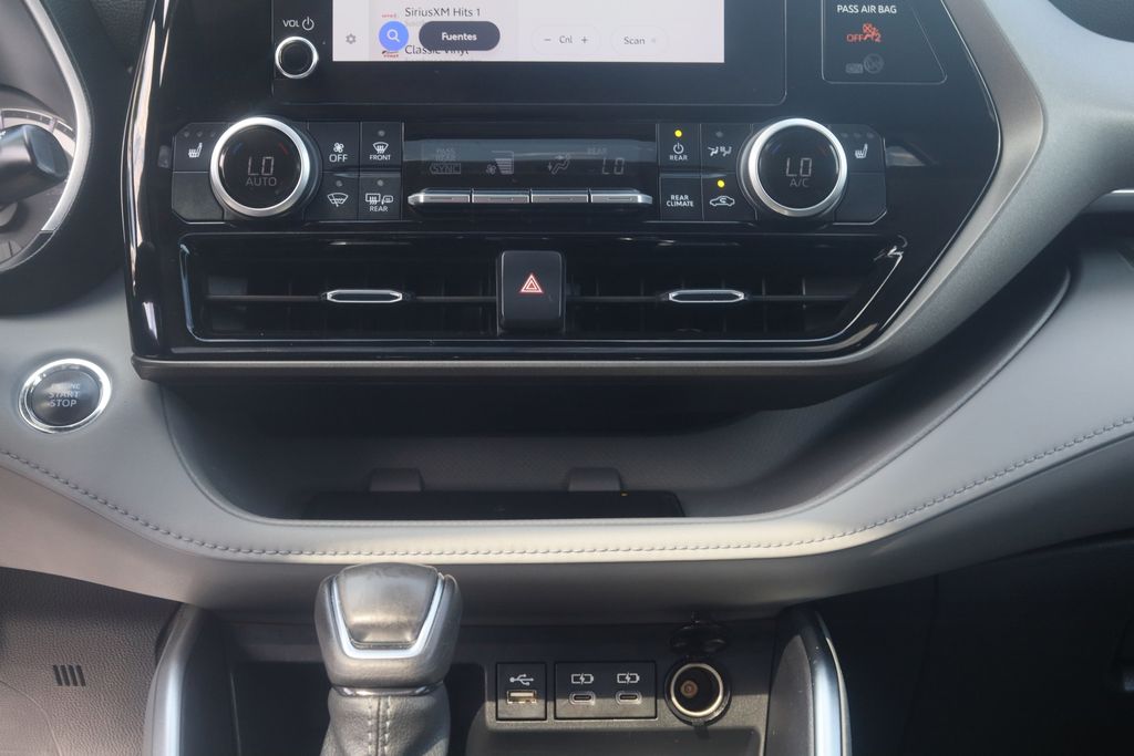 Used 2023 Toyota Highlander SUV