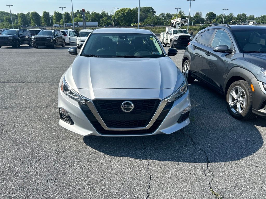 2022 Nissan Altima — photo 2