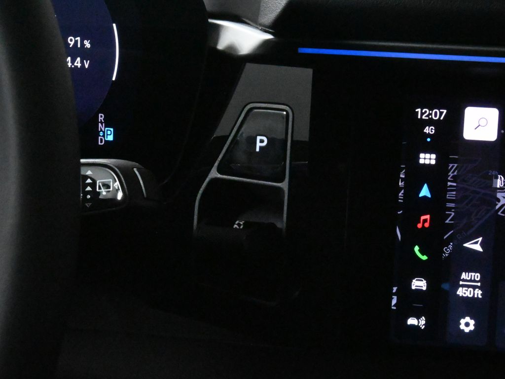 Thumbnail: 2025 Porsche Macan - 26