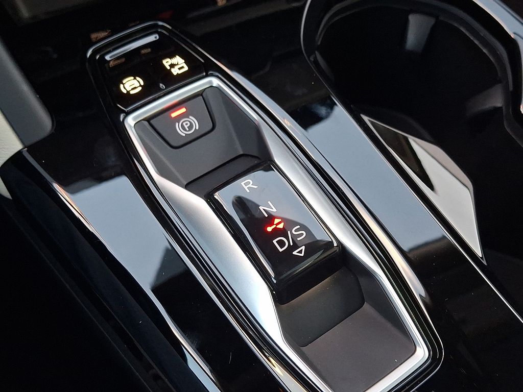 Thumbnail: 2025 Audi Q5 - 15
