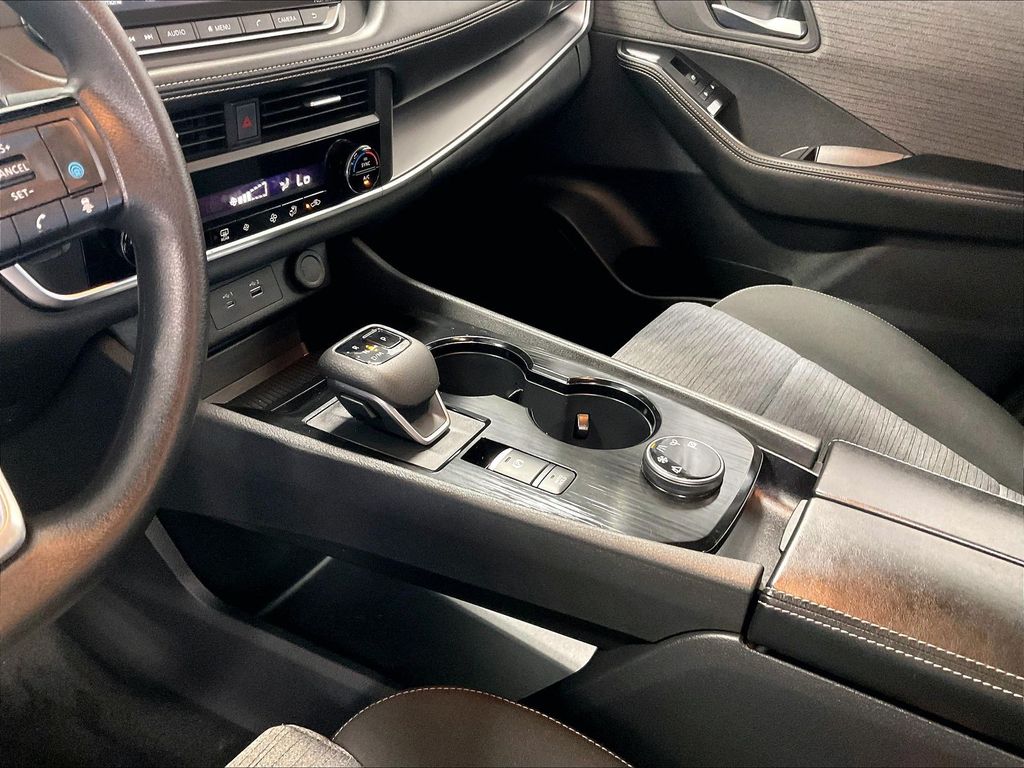 2023 Nissan Rogue — photo 21