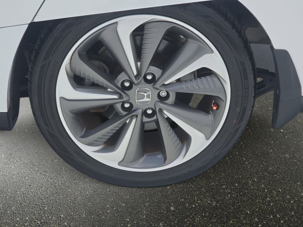 Used 2018  Honda Touring image 30