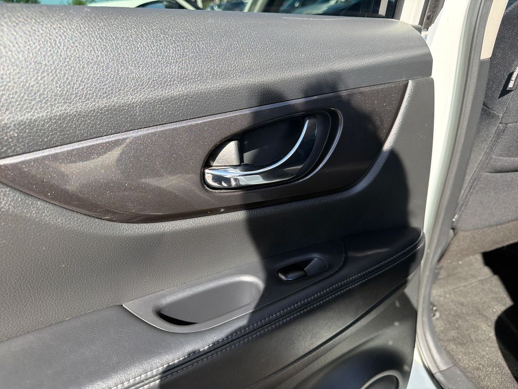 Used 2020 Nissan Rogue SV 4D Sport Utility