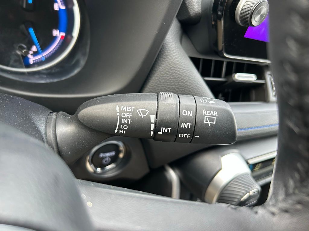 Thumbnail: 2023 Toyota RAV4 - 21