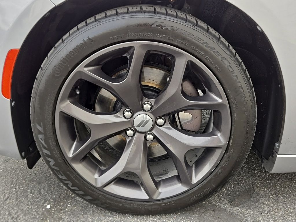 Used 2018 Silver Dodge R/T image 13