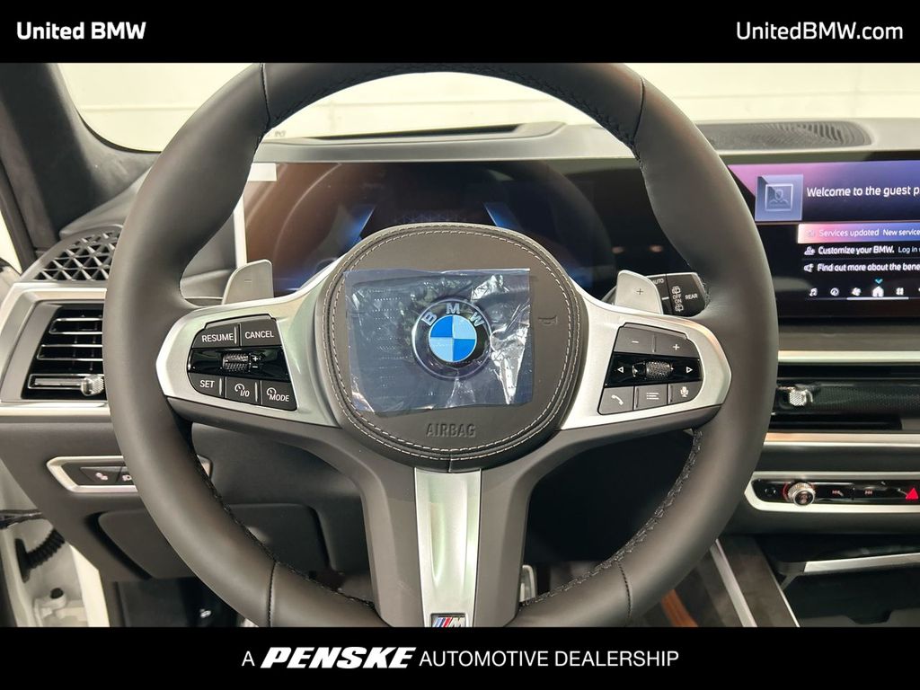 Thumbnail: 2026 BMW X7 - 14