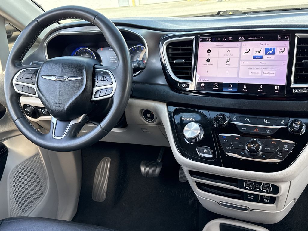 Used 2022 Chrysler Pacifica Van