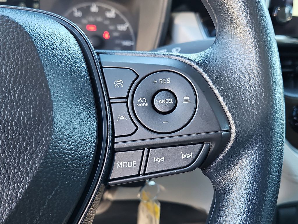 Thumbnail: 2025 Toyota Corolla Cross - 18