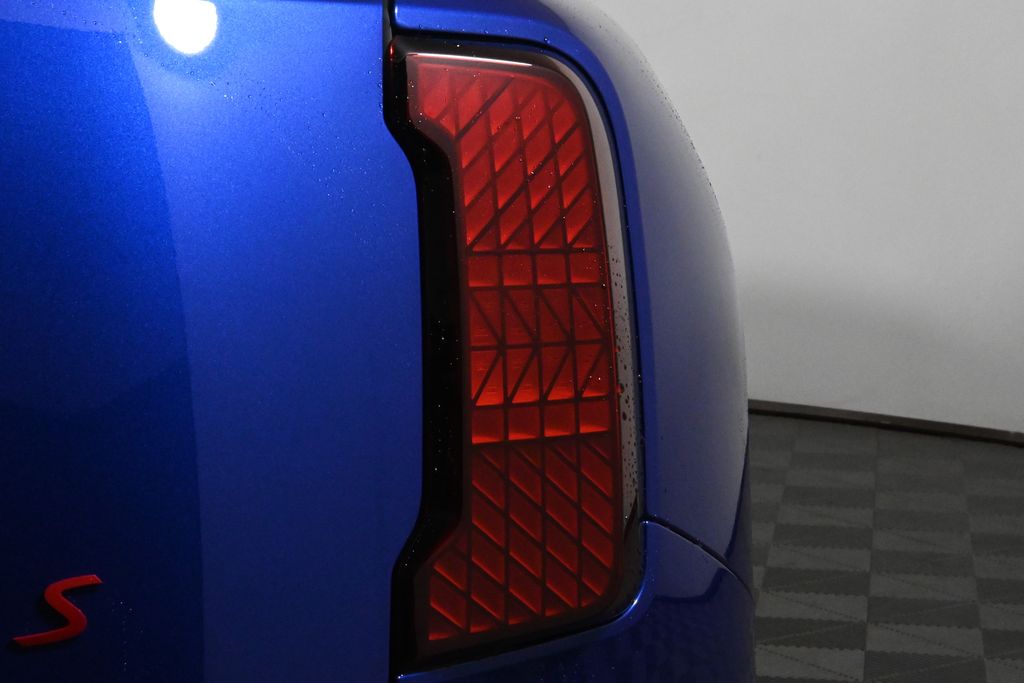 2025 MINI Cooper Countryman Iconic 13