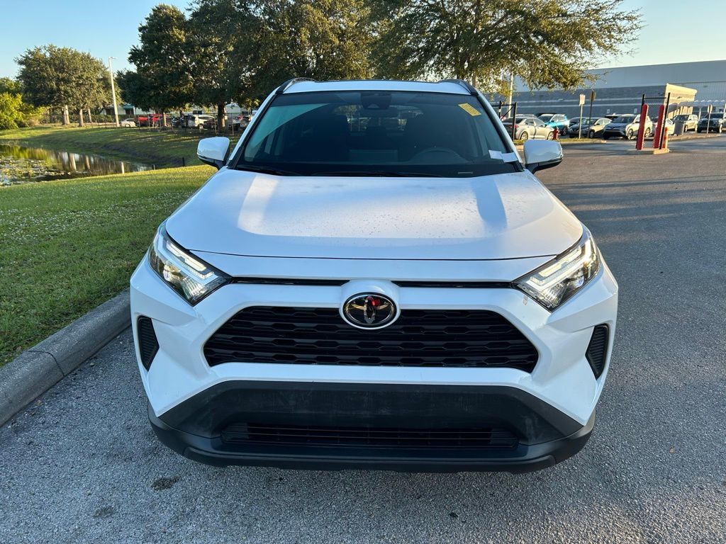 Thumbnail: 2022 Toyota RAV4 - 8