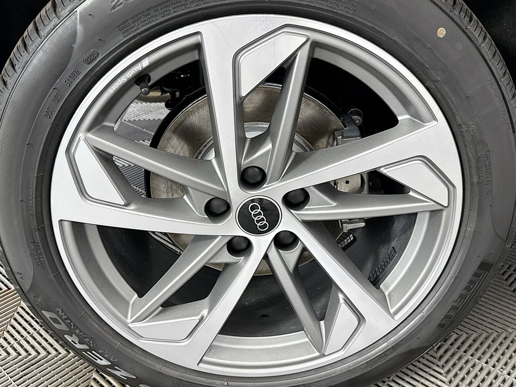 Thumbnail: 2025 Audi Q3 - 31