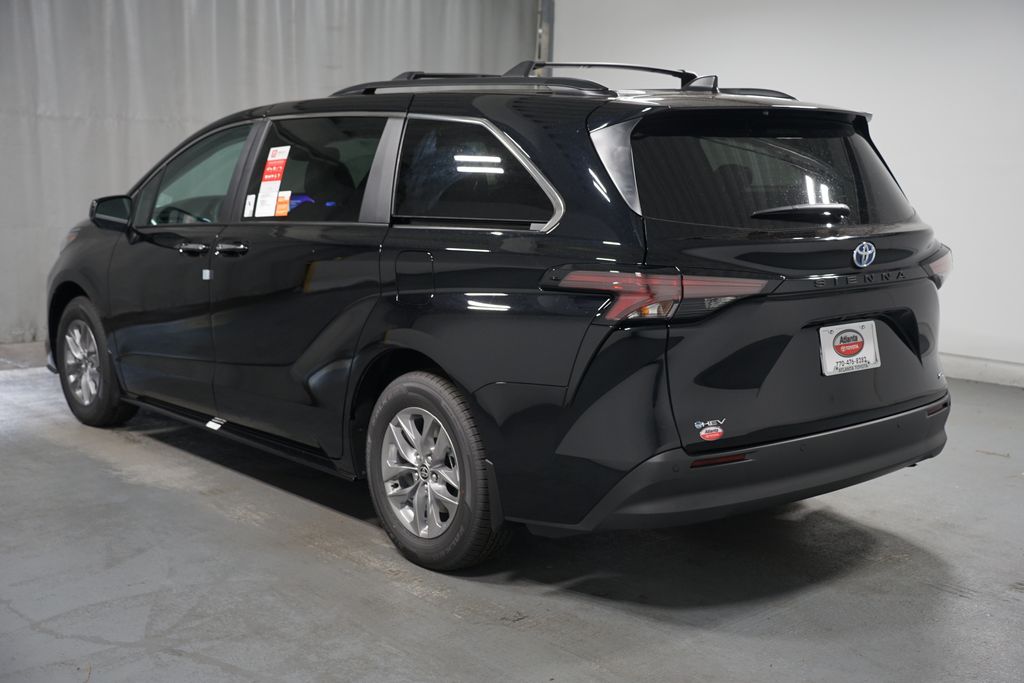 Thumbnail: 2025 Toyota Sienna - 6