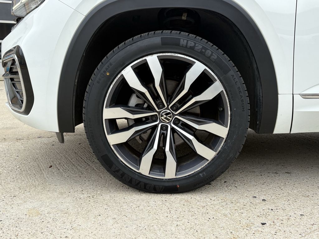 2022 Volkswagen Atlas Cross Sport 2.0T SEL R-Line - 8