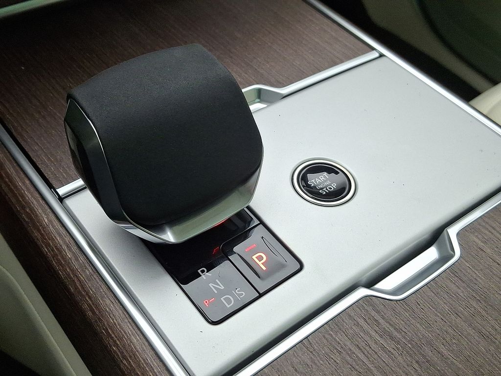 Thumbnail: 2026 Land Rover Range Rover - 13